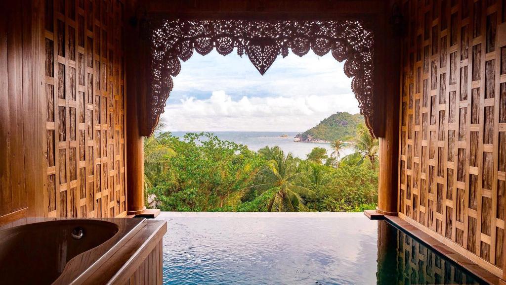 10 Nights Escape to Paradise: Unforgetable Full Moon Party Getaway in Koh Samui & Koh Phangan! For just £1,399pp!