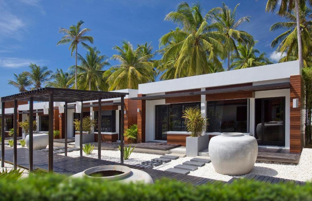 PHUKET KHAO LAK KOH YAO NOI KRABI 28 NIGHTS FROM £1,849PP £49PP DEPOSIT 4 TOP-RATED RESORTS • FLIGHTS • TRANSFERS • BAGGAGE INCLUDED