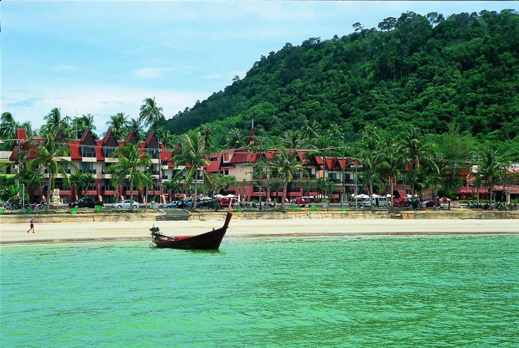 “09 Nights Splendid Holiday offer to experience Bangkok City Vibes and Phuket Beach Bliss”
