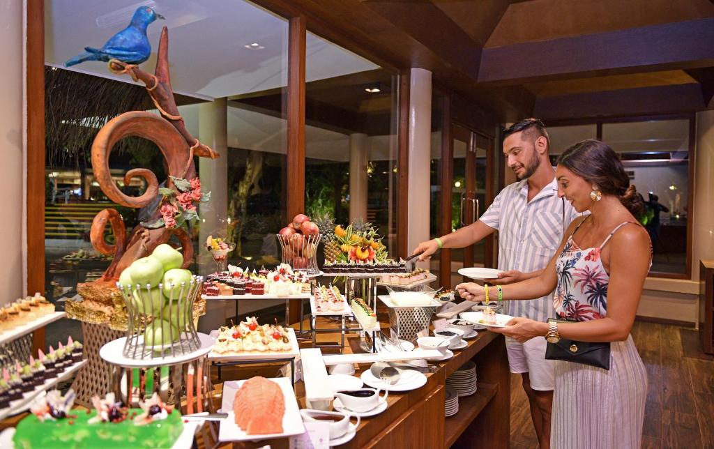 Dream Maldives Getaway: 7 Nights Adaaran Select Hudhuranfushi All Inclusive Premium Combined Return Speedboat Transfer included Price starting from £1,599pp