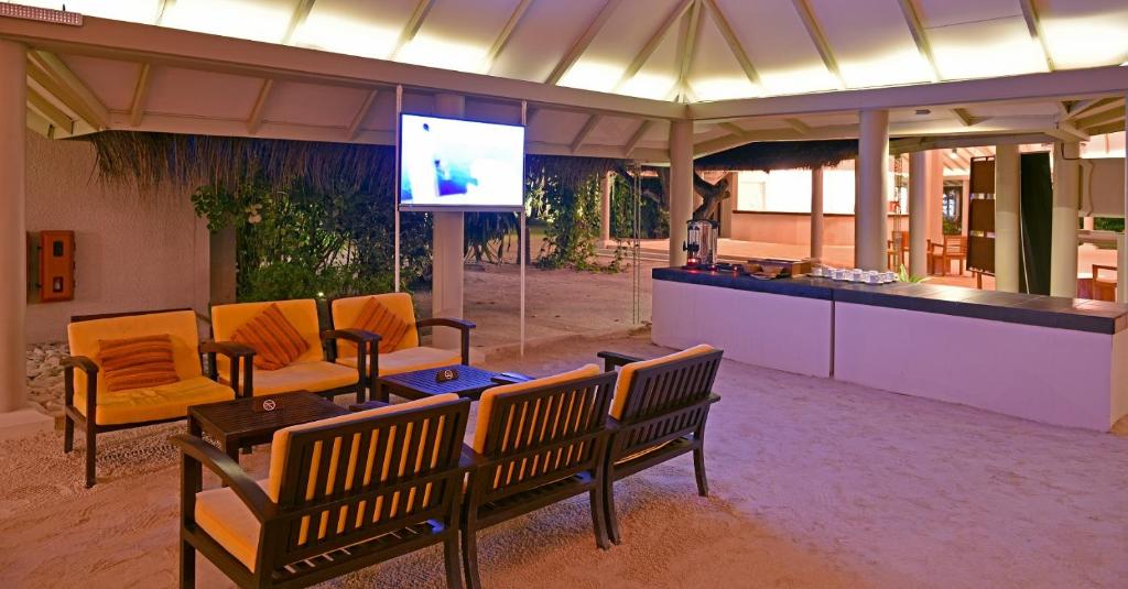 Dream Maldives Getaway: 7 Nights Adaaran Select Hudhuranfushi All Inclusive Premium Combined Return Speedboat Transfer included Price starting from £1,599pp