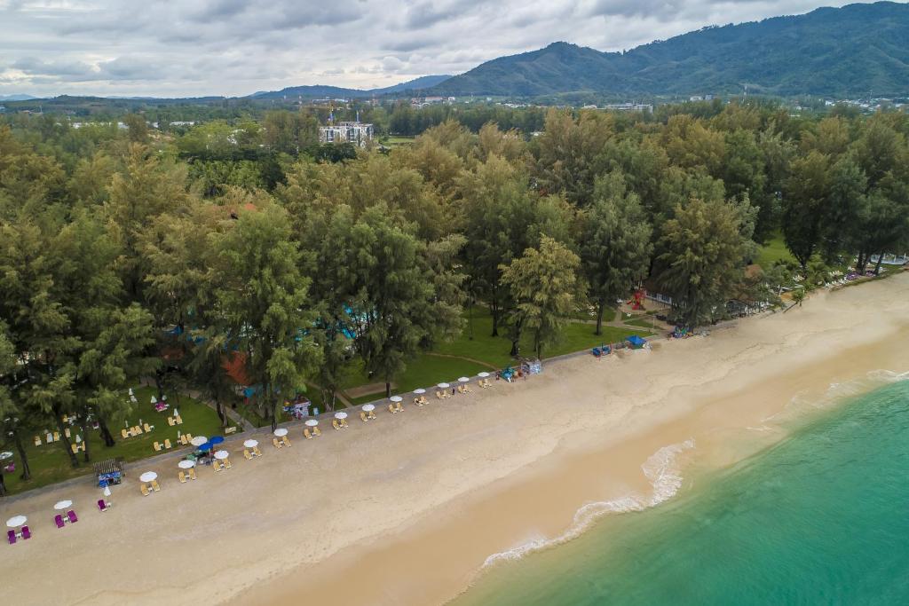 Sun-Kissed Sands and Arabian Nights: Embrace the Magic of Phuket and Dubai on a 10 Night Twin Centre Retreat.