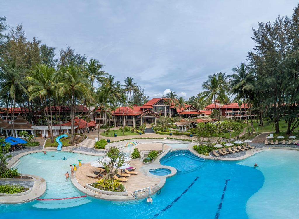 Sun-Kissed Sands and Arabian Nights: Embrace the Magic of Phuket and Dubai on a 10 Night Twin Centre Retreat.