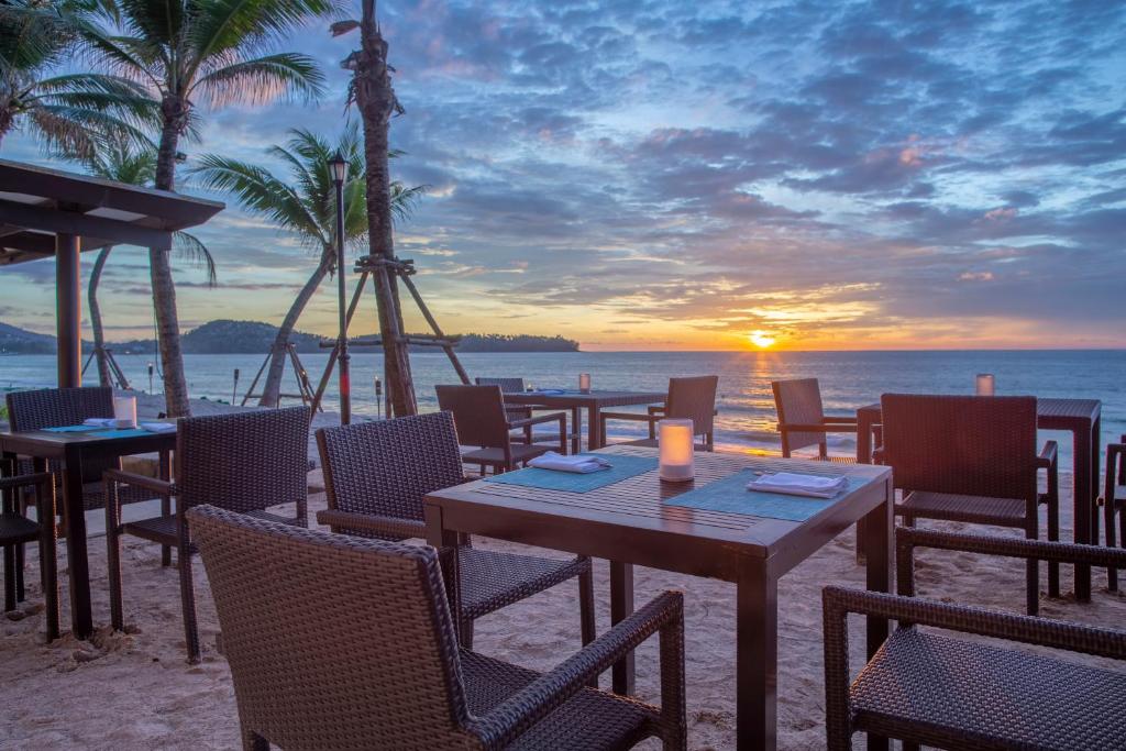 Sun-Kissed Sands and Arabian Nights: Embrace the Magic of Phuket and Dubai on a 10 Night Twin Centre Retreat.