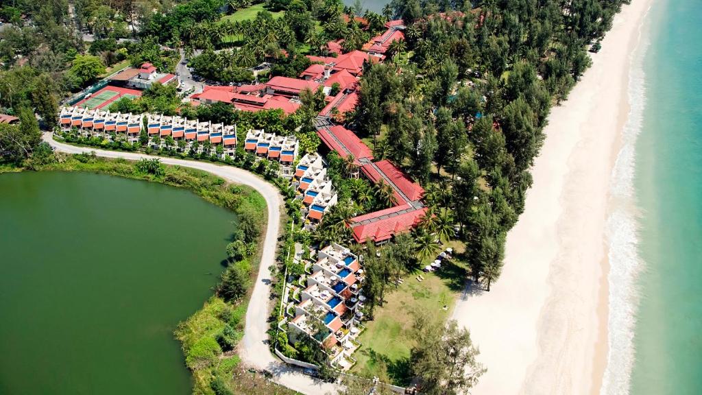 Sun-Kissed Sands and Arabian Nights: Embrace the Magic of Phuket and Dubai on a 10 Night Twin Centre Retreat.