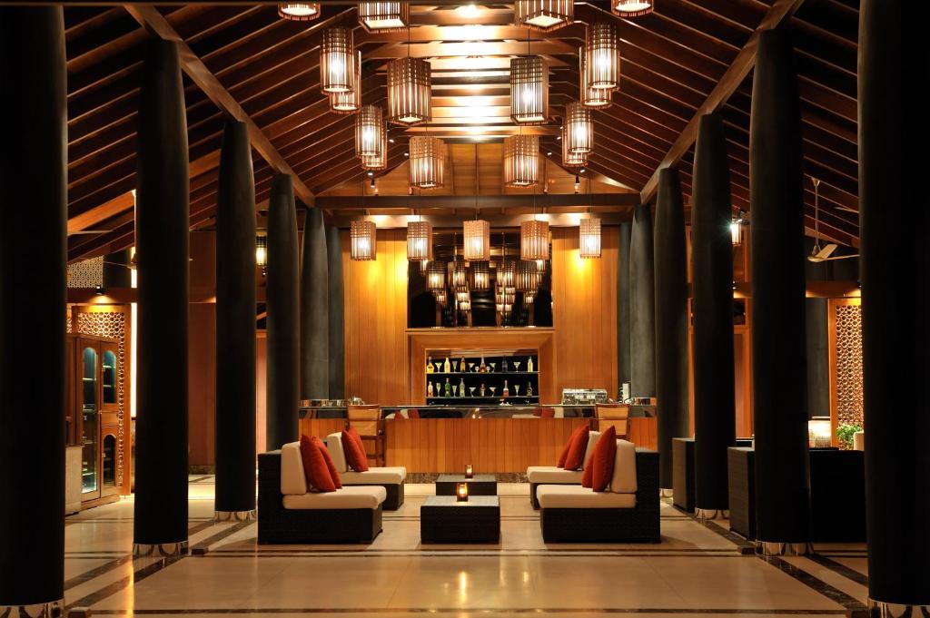 10 Nights of Indulgence and Relaxation in Abu Dhabi and the Maldives