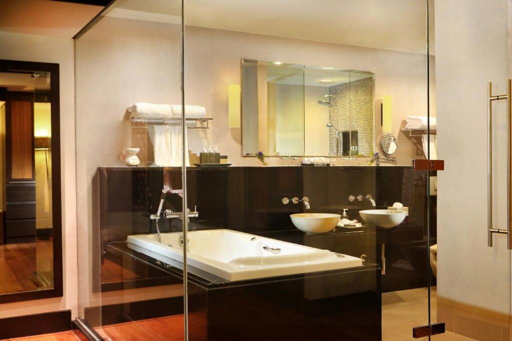 Sun-Kissed Sands and Arabian Nights: Embrace the Magic of Phuket and Dubai on a 10 Night Twin Centre Retreat.