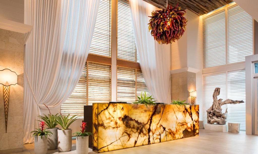 11 Nights USA Adventure Explore Orlando, Miami & Key West like never before 5-Star Resorts + Transfers Included Only £1749/PP