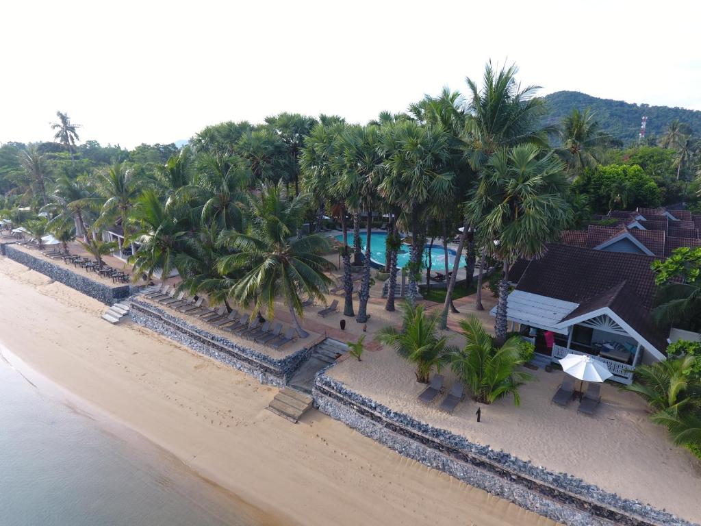 PHUKET KHAO LAK KOH YAO NOI KRABI 28 NIGHTS FROM £1,849PP £49PP DEPOSIT 4 TOP-RATED RESORTS • FLIGHTS • TRANSFERS • BAGGAGE INCLUDED