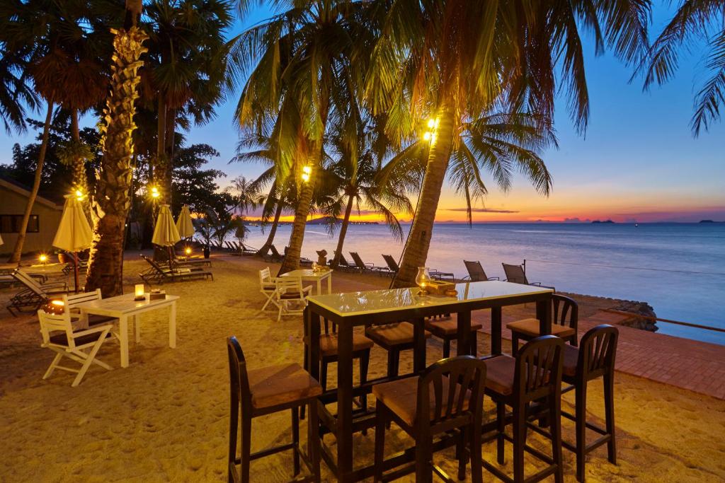 PHUKET KHAO LAK KOH YAO NOI KRABI 28 NIGHTS FROM £1,849PP £49PP DEPOSIT 4 TOP-RATED RESORTS • FLIGHTS • TRANSFERS • BAGGAGE INCLUDED