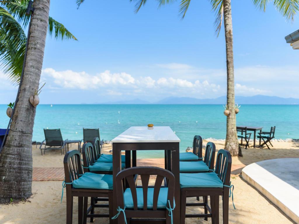 PHUKET KHAO LAK KOH YAO NOI KRABI 28 NIGHTS FROM £1,849PP £49PP DEPOSIT 4 TOP-RATED RESORTS • FLIGHTS • TRANSFERS • BAGGAGE INCLUDED