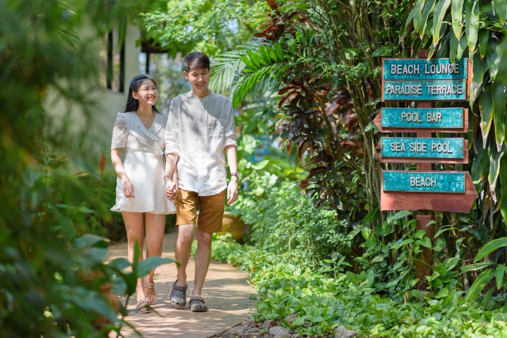 PHUKET KHAO LAK KOH YAO NOI KRABI 28 NIGHTS FROM £1,849PP £49PP DEPOSIT 4 TOP-RATED RESORTS • FLIGHTS • TRANSFERS • BAGGAGE INCLUDED
