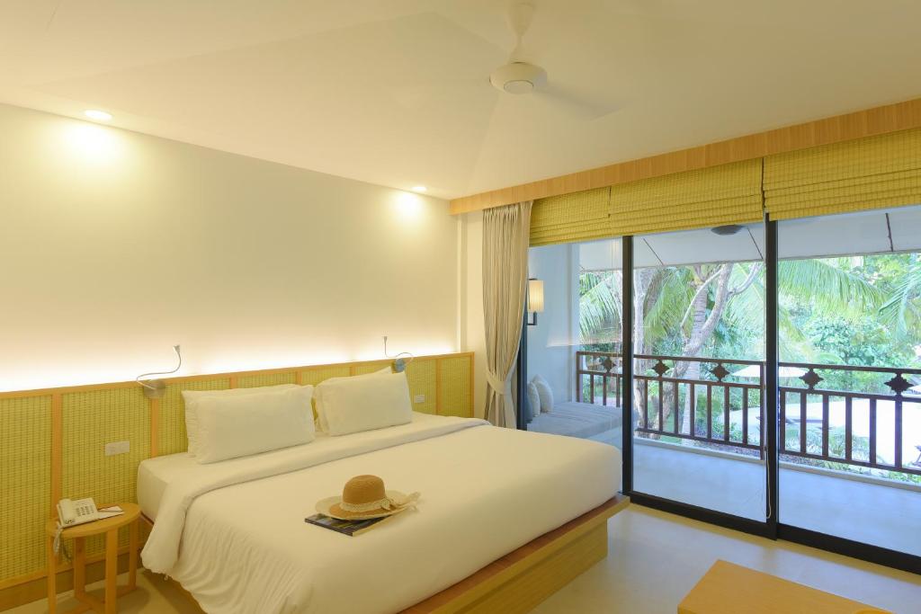 PHUKET KHAO LAK KOH YAO NOI KRABI 28 NIGHTS FROM £1,849PP £49PP DEPOSIT 4 TOP-RATED RESORTS • FLIGHTS • TRANSFERS • BAGGAGE INCLUDED
