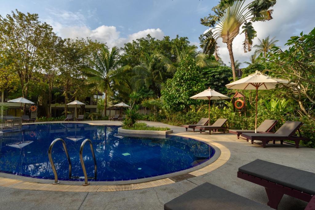 PHUKET KHAO LAK KOH YAO NOI KRABI 28 NIGHTS FROM £1,849PP £49PP DEPOSIT 4 TOP-RATED RESORTS • FLIGHTS • TRANSFERS • BAGGAGE INCLUDED