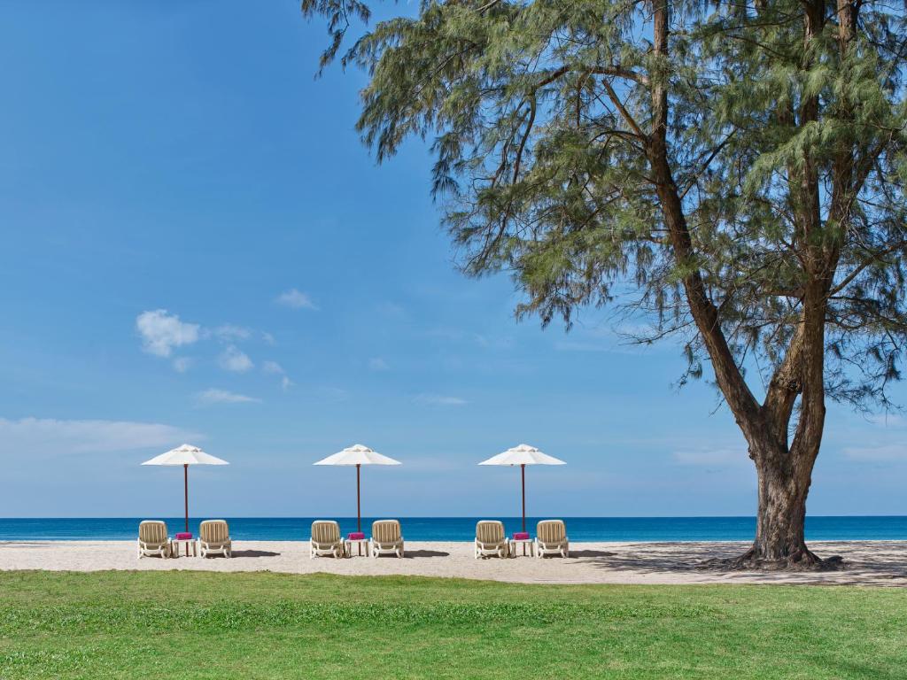 Sun-Kissed Sands and Arabian Nights: Embrace the Magic of Phuket and Dubai on a 10 Night Twin Centre Retreat.