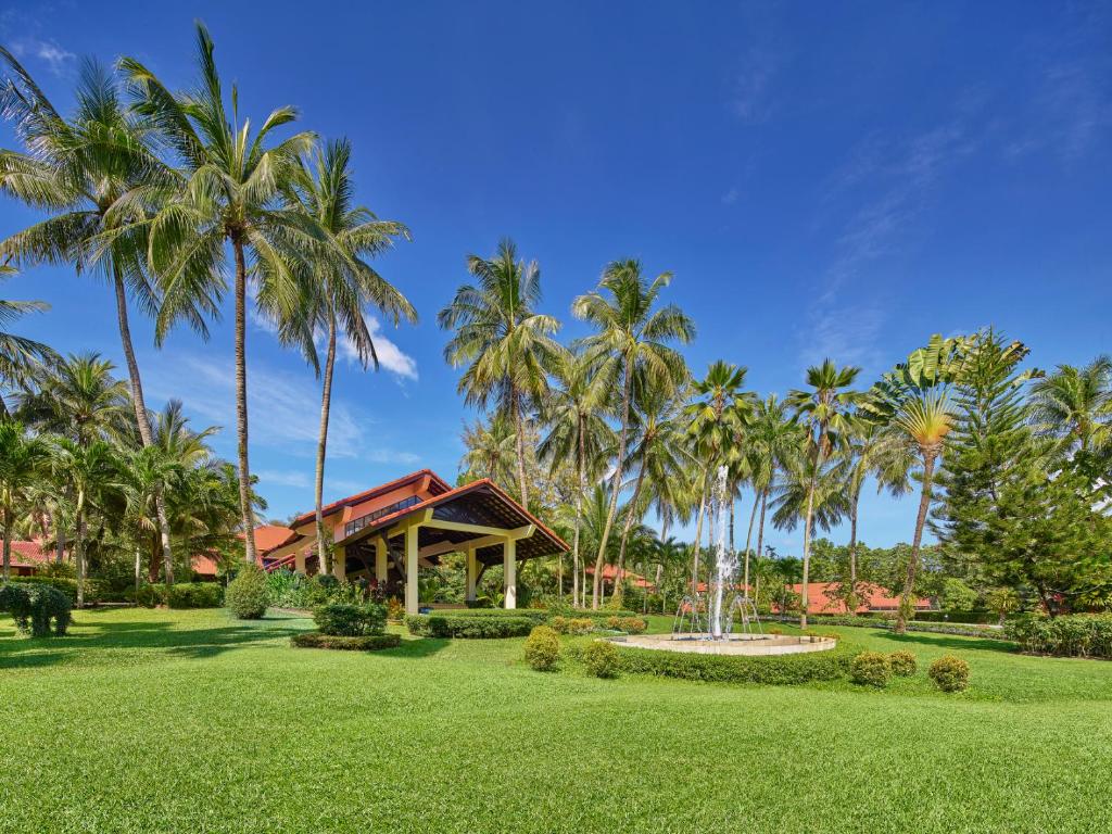 Sun-Kissed Sands and Arabian Nights: Embrace the Magic of Phuket and Dubai on a 10 Night Twin Centre Retreat.