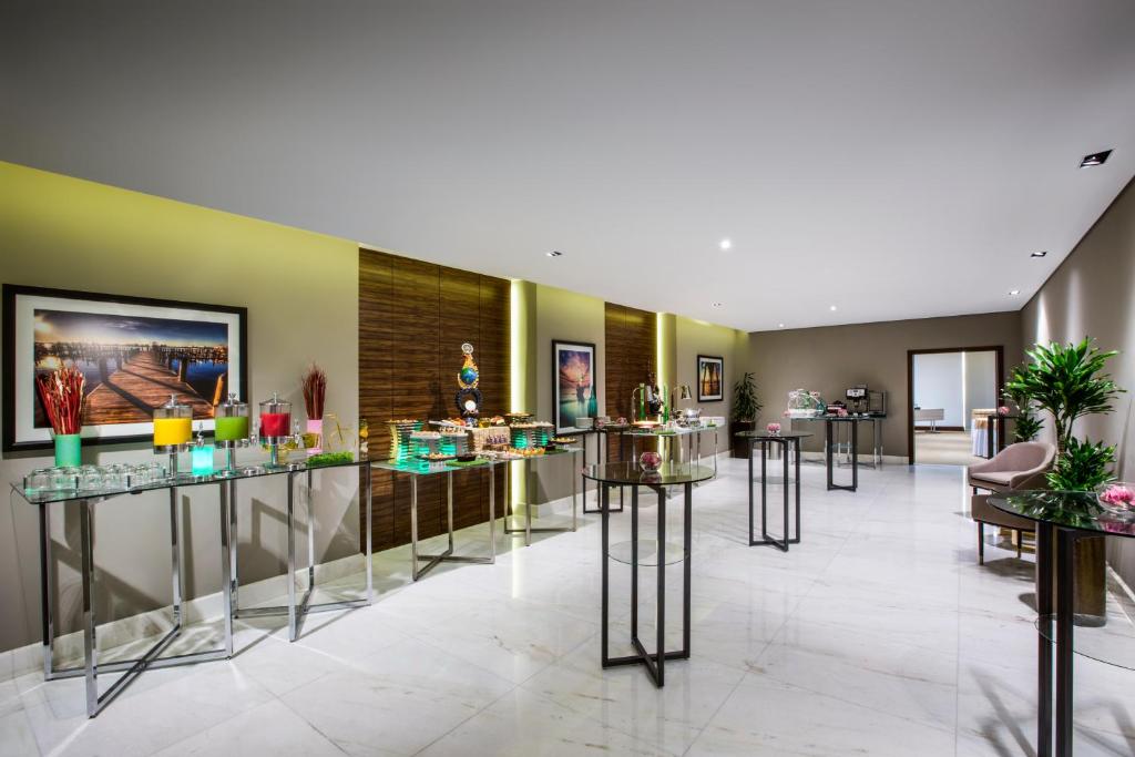 Experince the best new year celebration with a 3-nights stay at Tower Plaza Hotel, Dubai.” with flights & Transfers @ £969 pp
