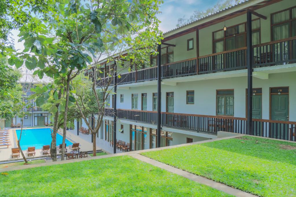 Embark on a 9 Night journey through the heart of Sri Lanka, Discovering Captivating Cities and Cultural Wonders. Priced at just £1799pp