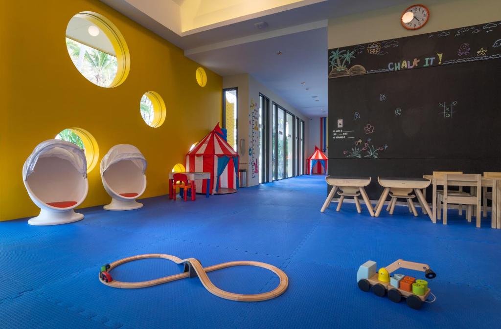 Long 21 Nights of Opulence in Beyond Khao Lak, Centara Kata Phuket & Dusit Thani Krabi w/flights & transfers