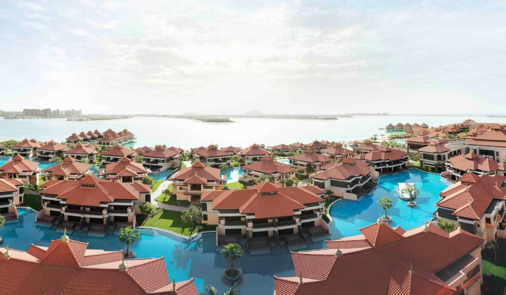 3 Nights in Anantara The Palm – A Family Escape! price starting from £2,299/per family