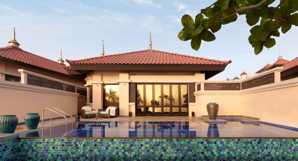 3 Nights in Anantara The Palm – A Family Escape! price starting from £2,299/per family