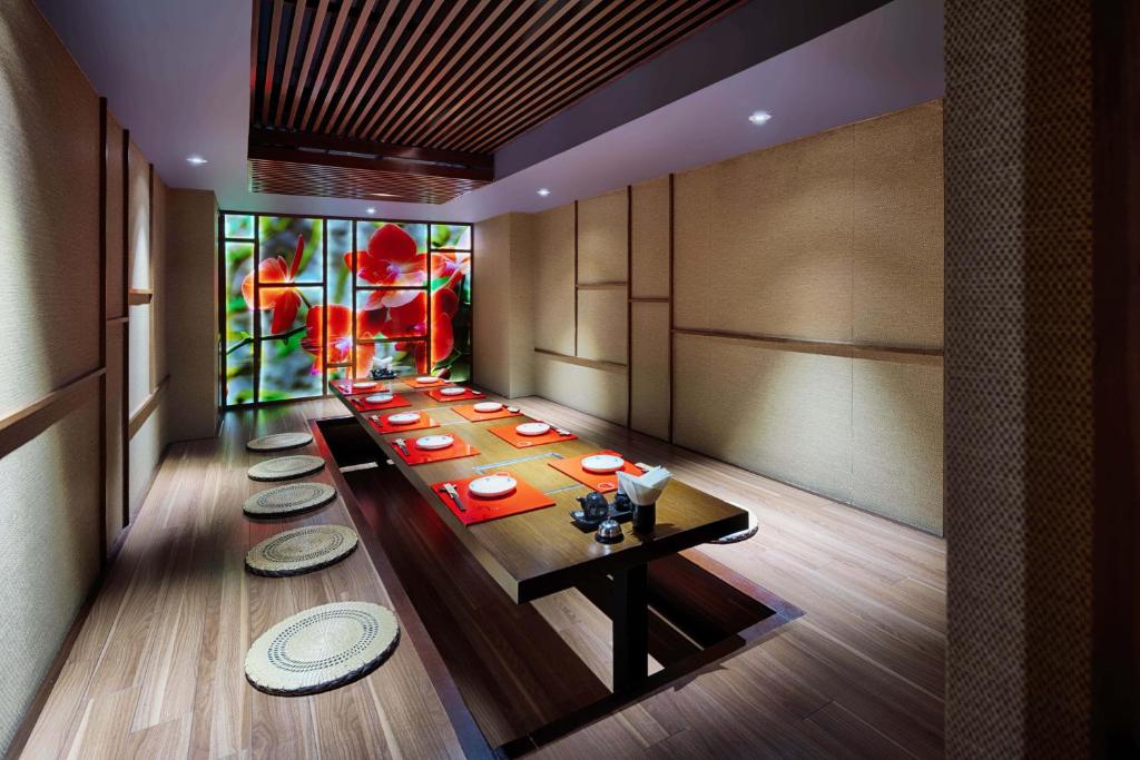 Discover the best of Vietnam and Cambodia with 12 nights of luxury for £1549pp – Silverland Sakyo, Dusit Princess Moonrise & White Mansion Legend await – accommodation and transfers included