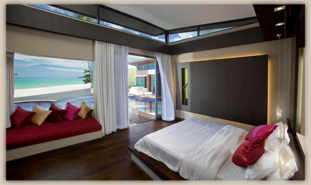 PHUKET KHAO LAK KOH YAO NOI KRABI 28 NIGHTS FROM £1,849PP £49PP DEPOSIT 4 TOP-RATED RESORTS • FLIGHTS • TRANSFERS • BAGGAGE INCLUDED