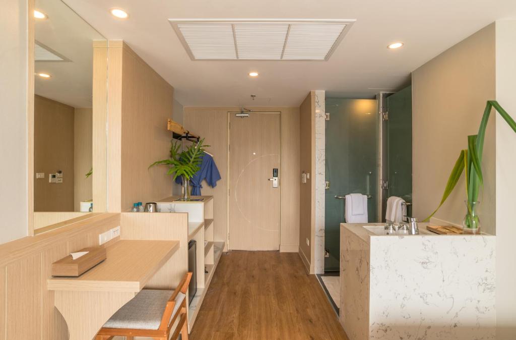 12 Nights of Tranquility! Experience The Luxury Safari Life, Beach sunset and Lake Adventure at Khao Lak, Elephant Hills & Krabi including Flights & Transfers just in £1499pp