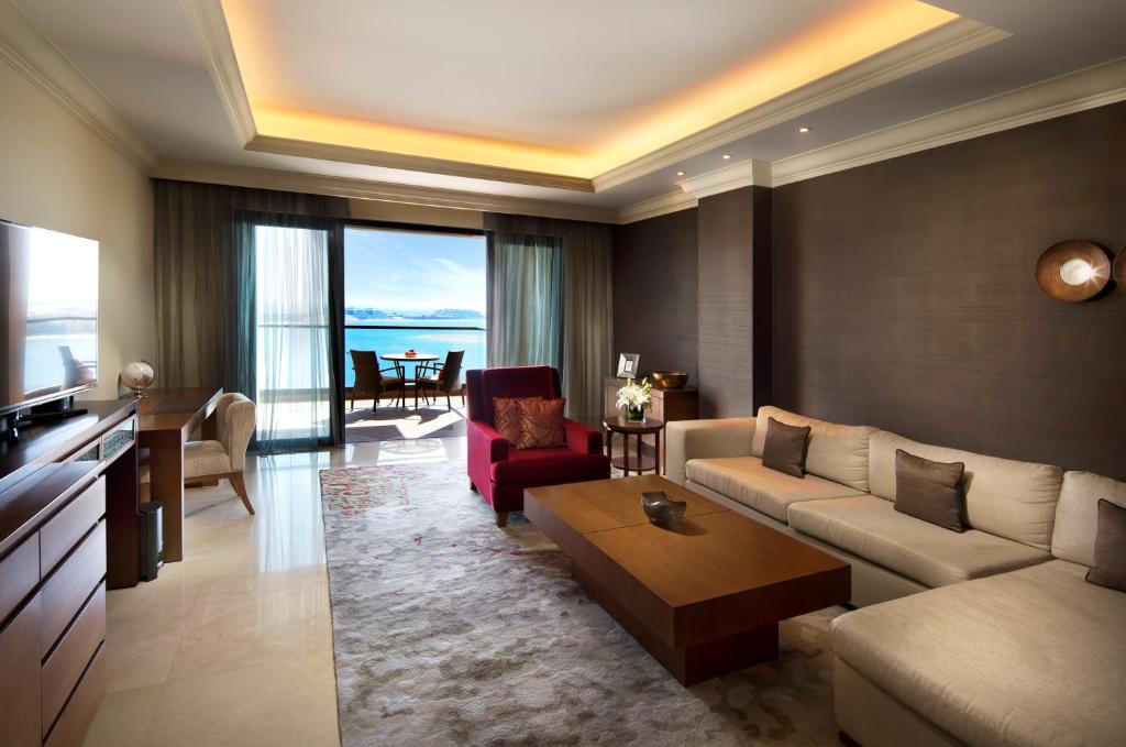 Ignite romance with a 10 Nights Stay at Varu by Atmosphere Water Villa with Pool Maldives and Fairmont Palm Dubai