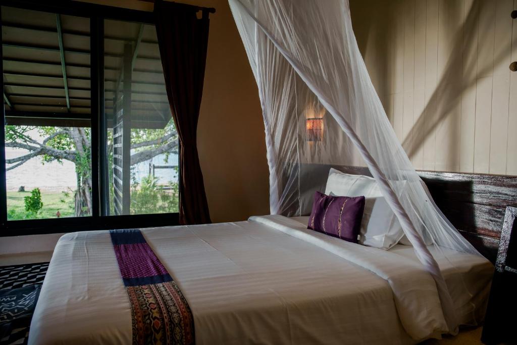 10 nights Island Hopping Thailand’s Best-Kept Secrets Revealed! “Koh Chang, Koh Khood, Koh Mask,