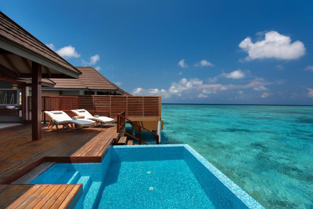 Ignite romance with a 10 Nights Stay at Varu by Atmosphere Water Villa with Pool Maldives and Fairmont Palm Dubai