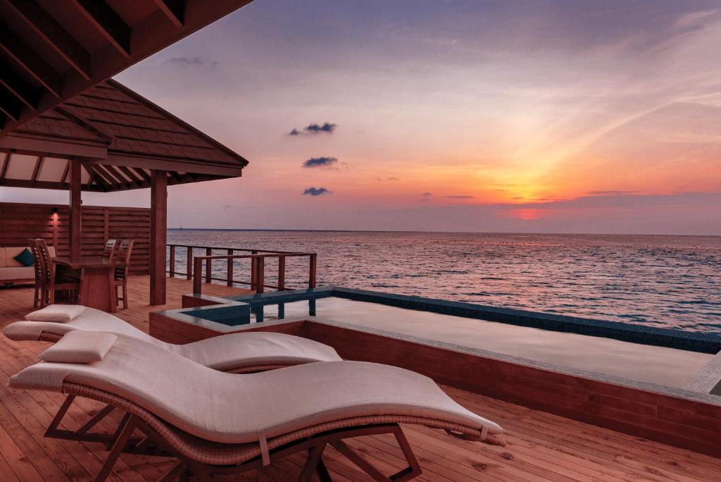Ignite romance with a 10 Nights Stay at Varu by Atmosphere Water Villa with Pool Maldives and Fairmont Palm Dubai