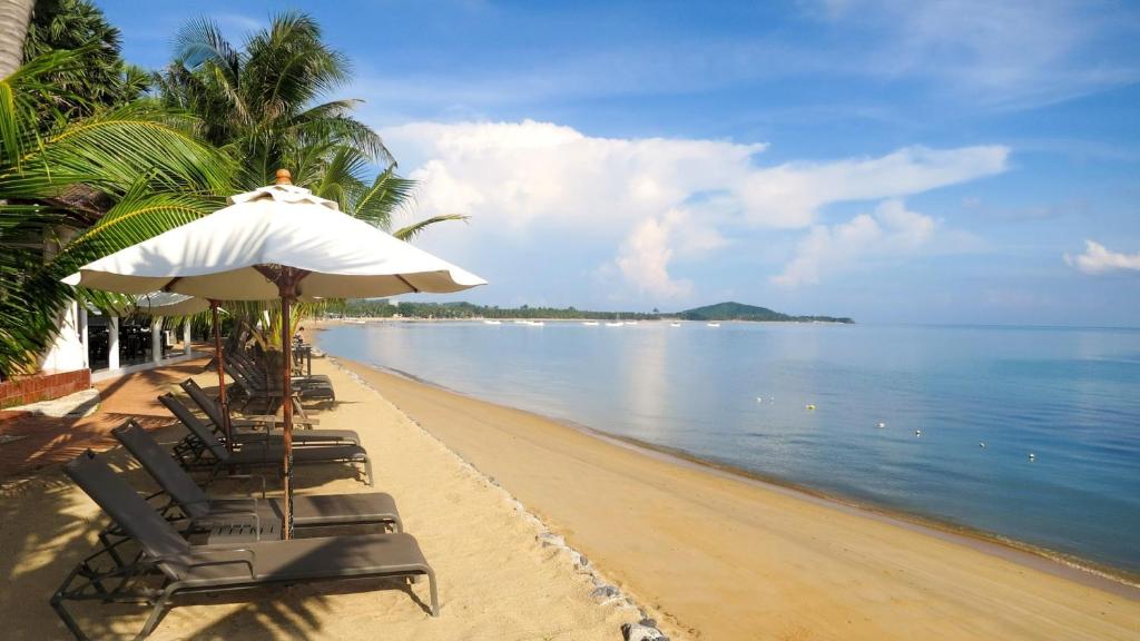 PHUKET KHAO LAK KOH YAO NOI KRABI 28 NIGHTS FROM £1,849PP £49PP DEPOSIT 4 TOP-RATED RESORTS • FLIGHTS • TRANSFERS • BAGGAGE INCLUDED