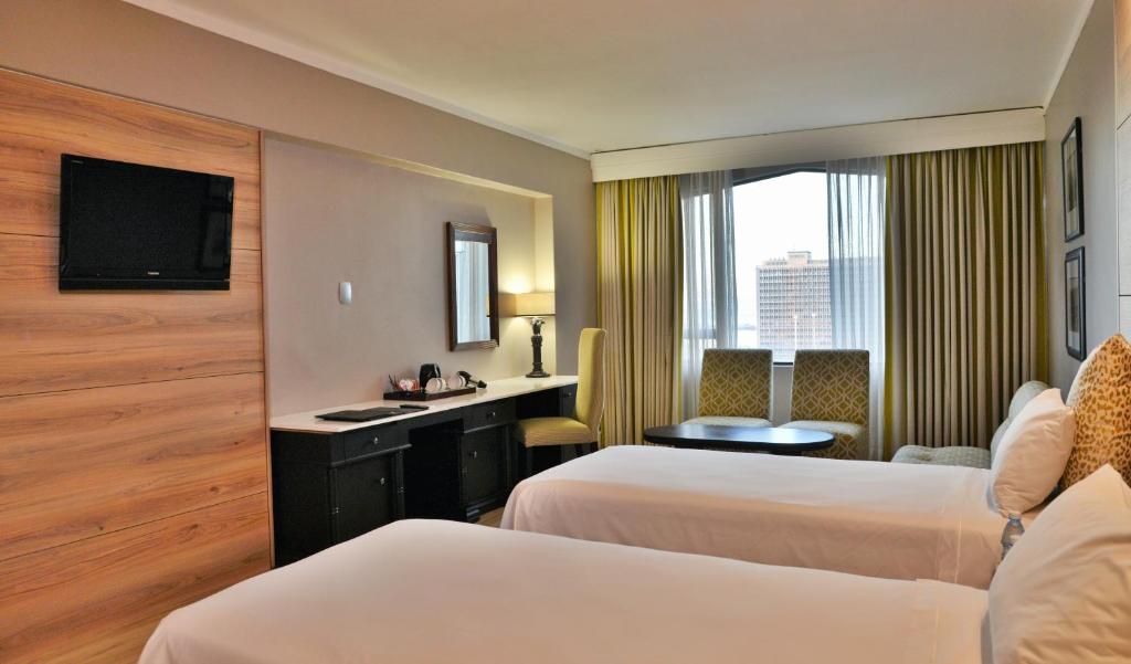 14 NIGHTS. BIG 5. PRIVATE PLUNGE POOL. WHITE-SAND BEACHES. £6,599 PER COUPLE.