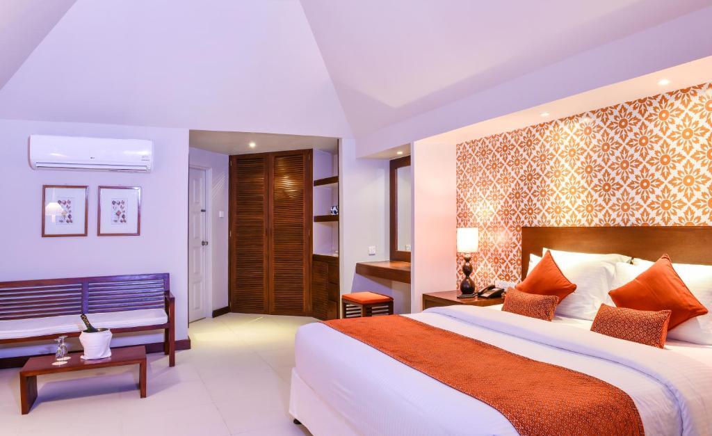 Dream Maldives Getaway: 7 Nights Adaaran Select Hudhuranfushi All Inclusive Premium Combined Return Speedboat Transfer included Price starting from £1,599pp