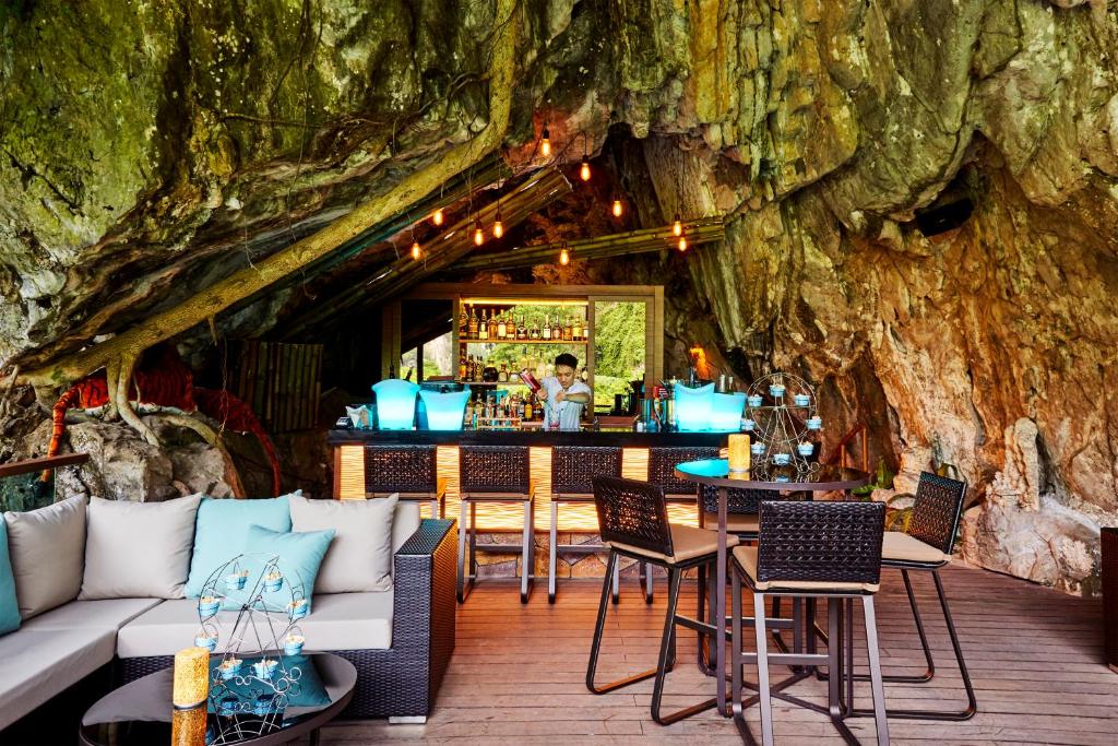 10 NIGHTS. 4 WORLDS. Kuala Lumpur → Cameron Highlands → Banjaran → Penang. price starting from £1,350PP