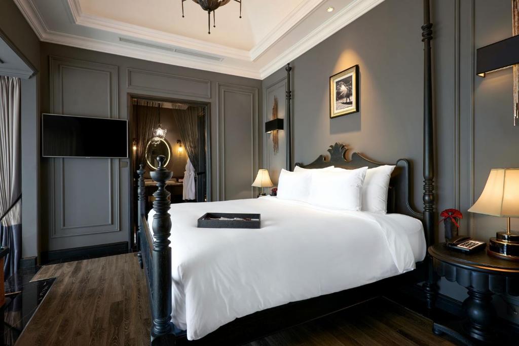 14 NIGHTS Vietnam & Thailand Luxury Escape All ground & ferry transfers Included Price starting FROM JUST £1,999/pp