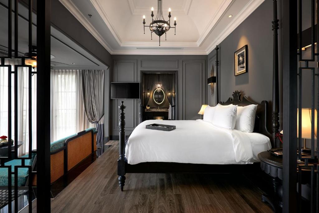14 NIGHTS Vietnam & Thailand Luxury Escape All ground & ferry transfers Included Price starting FROM JUST £1,999/pp