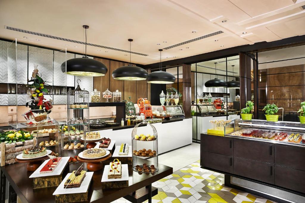 “10 Nights of Cultural Adventure in Kuala Lumpur, Singapore, and Bali”