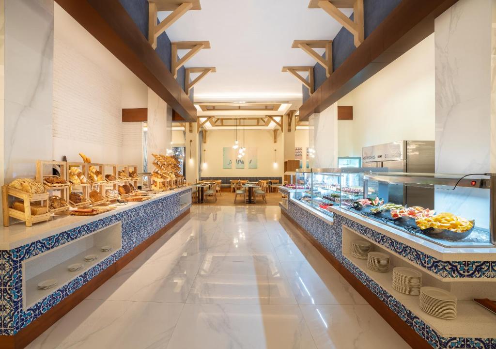 7 Nights of Unlimited Luxury Flights, 16 Restaurants, Private Beach & Ultra All-Inclusive at Rixos Bab Al Bahr 2 Adults + 2 Kids (below 11.99 years) Price starting from £2,799 per Family