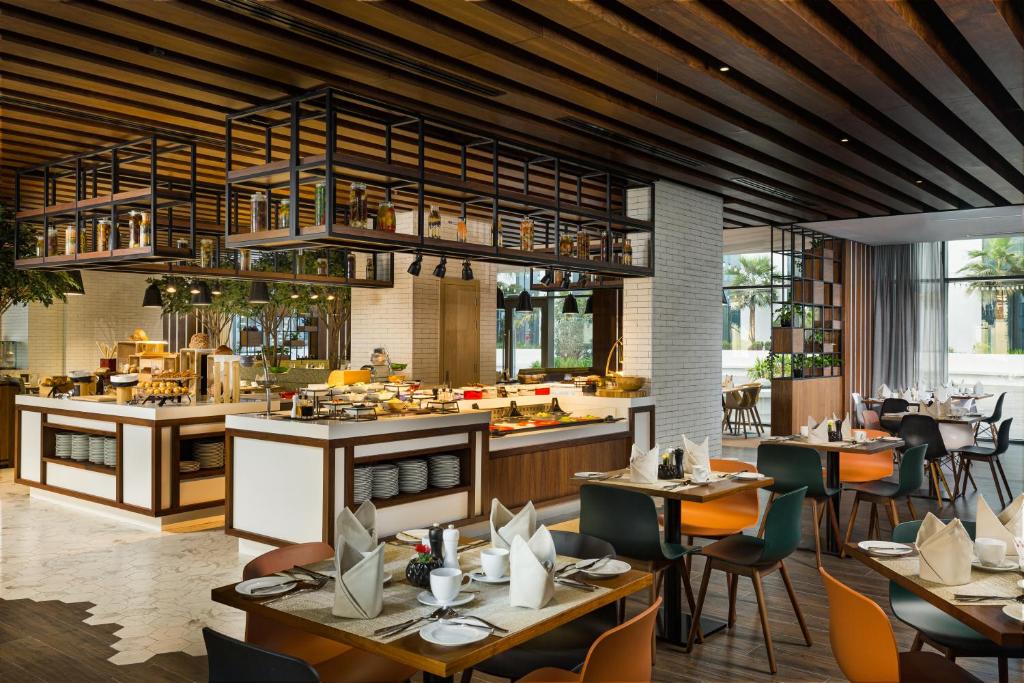 Embark on a 14 Night Journey through Dubai, Bangkok, Singapore & Bali Just £1599pp