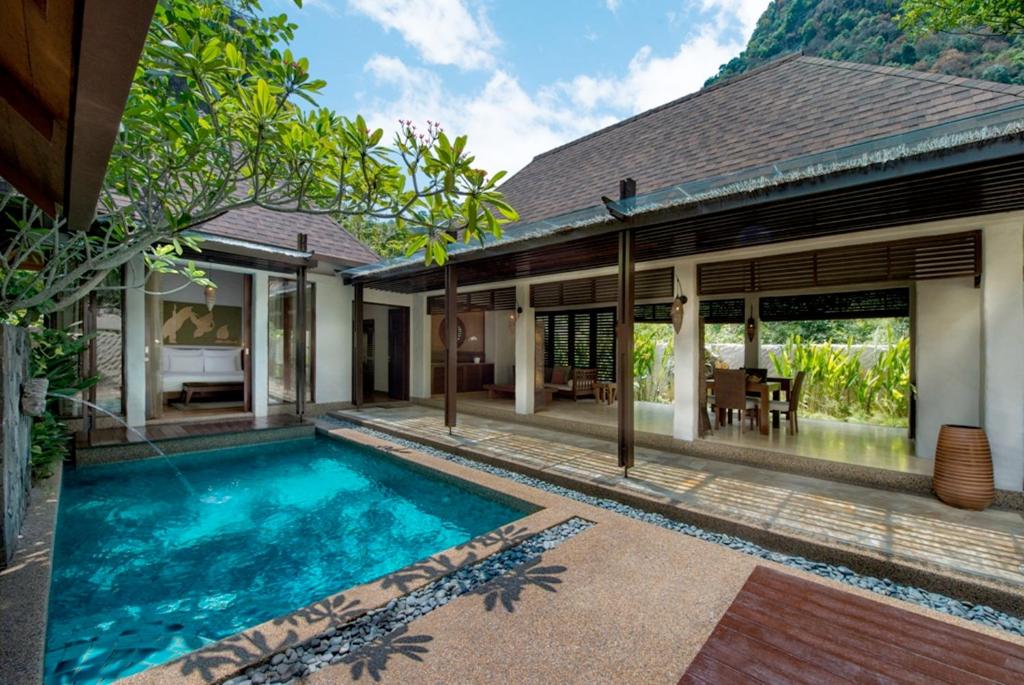 10 NIGHTS. 4 WORLDS. Kuala Lumpur → Cameron Highlands → Banjaran → Penang. price starting from £1,350PP