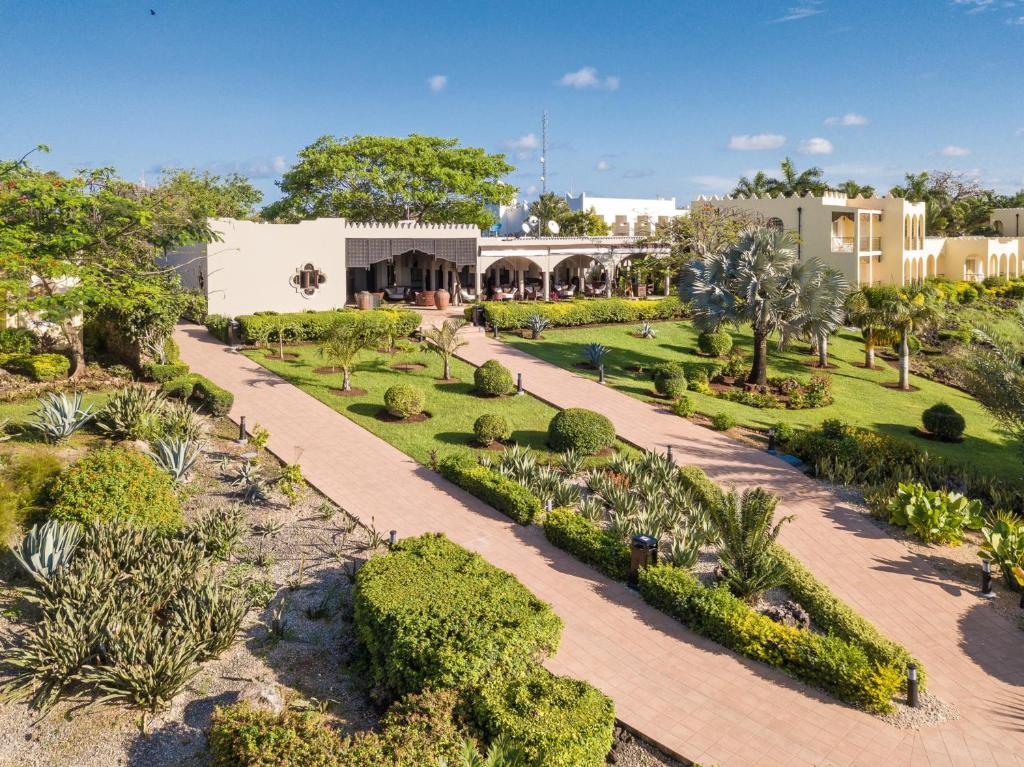 TANZANIA SAFARI (TARANGIRE & NGORONGORO) + ZANZIBAR BEACH – 10 NIGHTS FROM £2,799pp