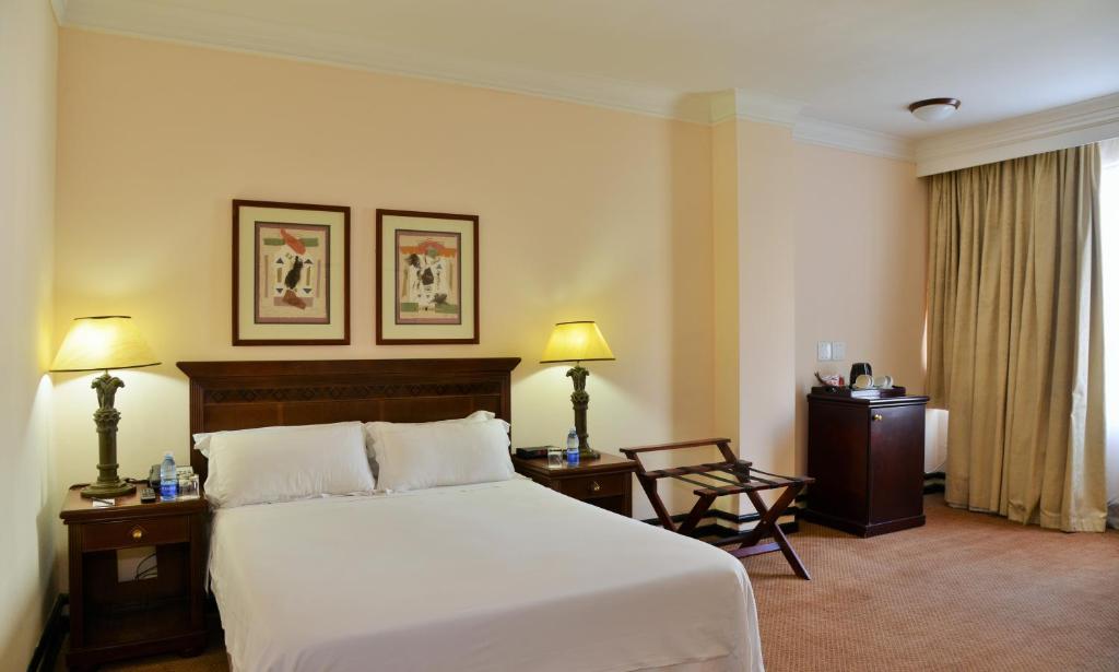 14 NIGHTS. BIG 5. PRIVATE PLUNGE POOL. WHITE-SAND BEACHES. £6,599 PER COUPLE.