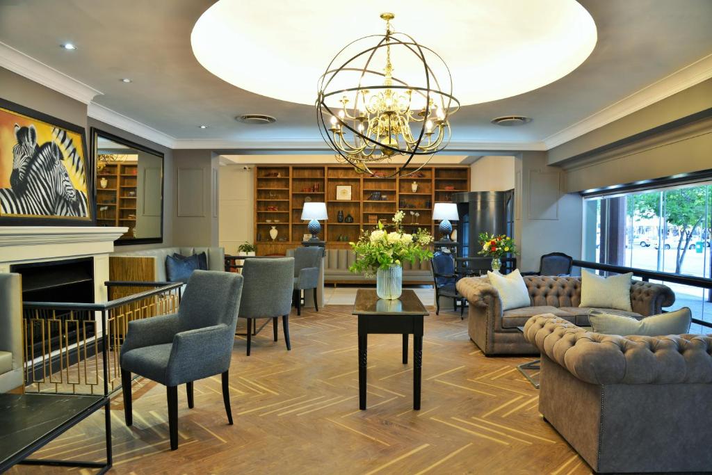 14 NIGHTS. BIG 5. PRIVATE PLUNGE POOL. WHITE-SAND BEACHES. £6,599 PER COUPLE.