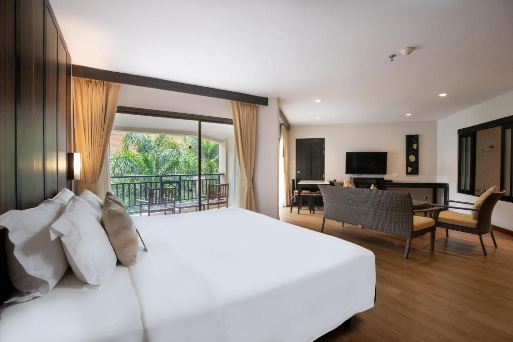 10 Nights Holiday at Deevana Resort & Spa Patong and Graceland Beach Resort Khao Lak