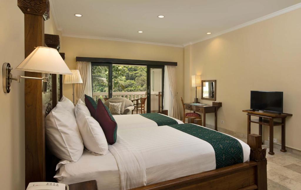 Enjoy the best of each Destination-Kuala Lumpur, Singapore, Bali & Ubud in a 12 Night Journey with flights and transfers