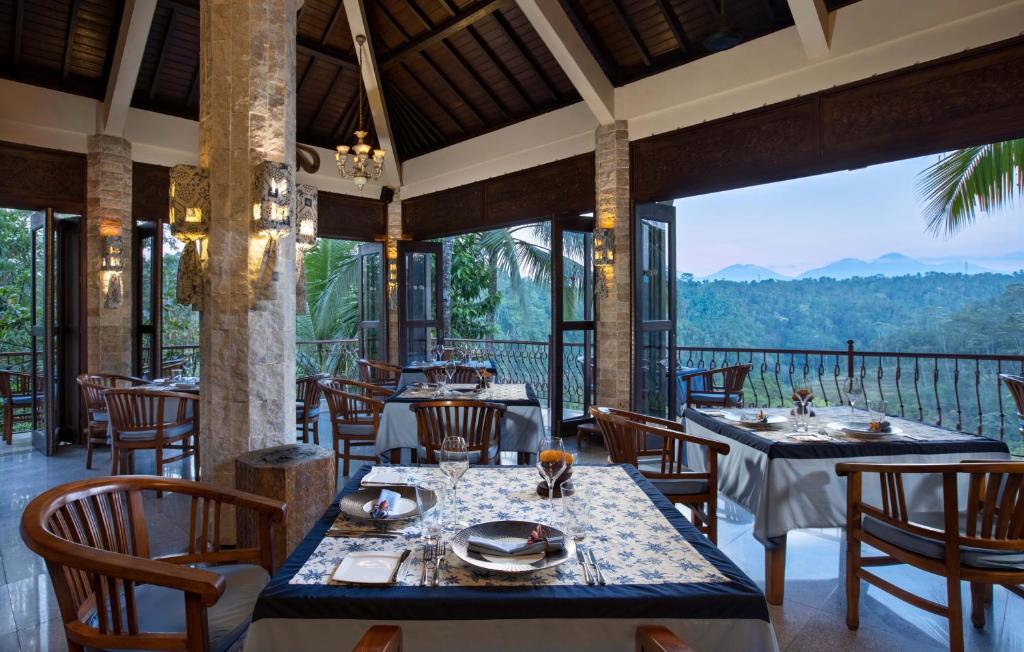 Enjoy the best of each Destination-Kuala Lumpur, Singapore, Bali & Ubud in a 12 Night Journey with flights and transfers