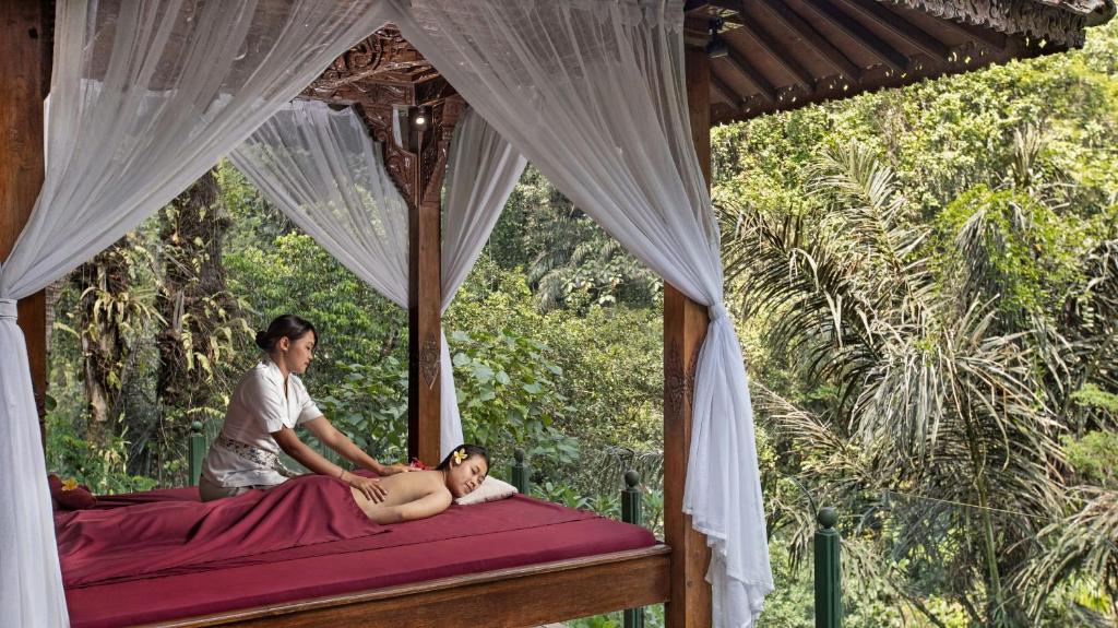 Enjoy the best of each Destination-Kuala Lumpur, Singapore, Bali & Ubud in a 12 Night Journey with flights and transfers
