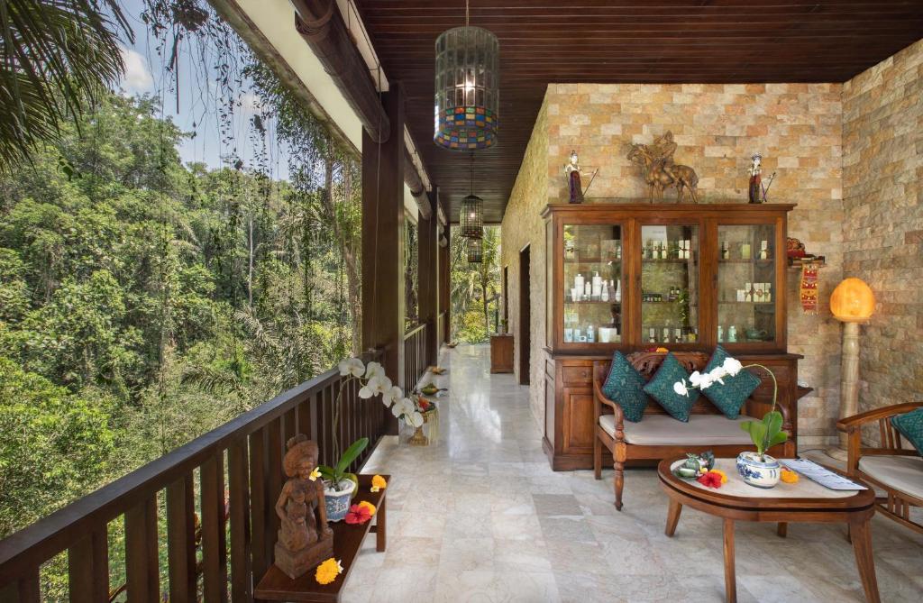 Enjoy the best of each Destination-Kuala Lumpur, Singapore, Bali & Ubud in a 12 Night Journey with flights and transfers